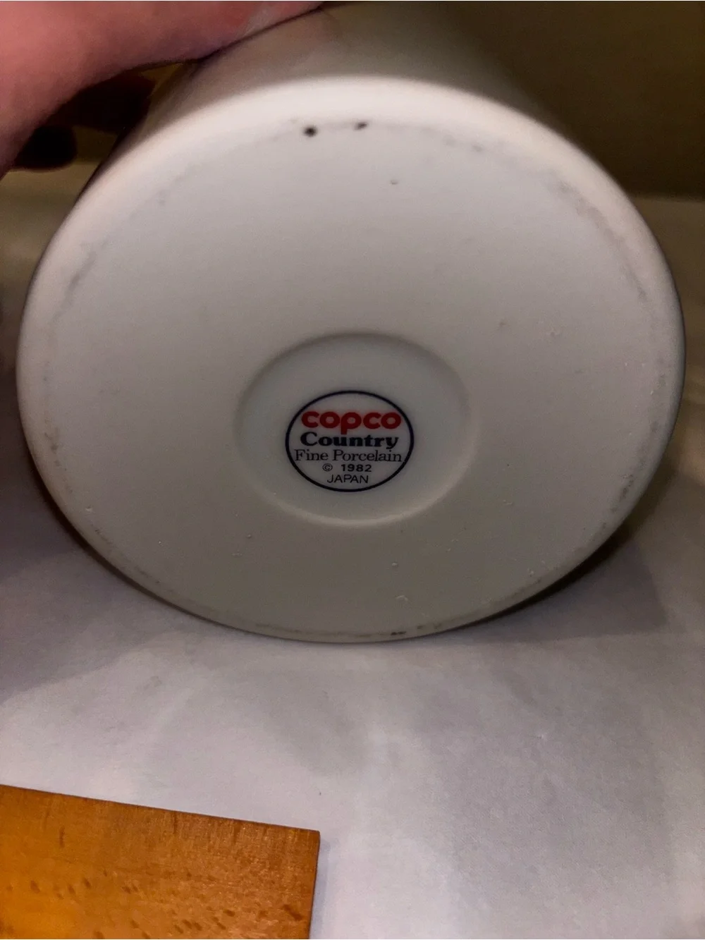 1982  Copco   COUNTRY   White Porcelain Kitchen Utensil Holder Crock  JAPAN